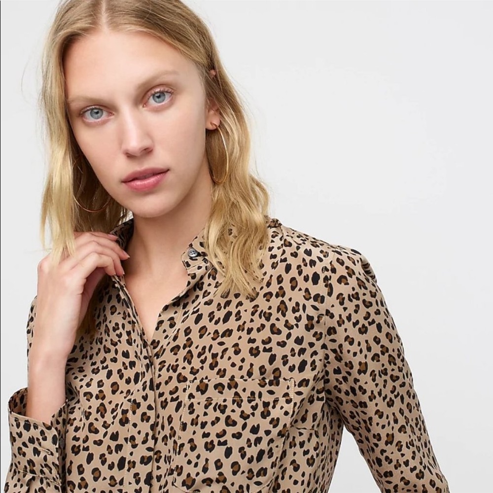 Silk button-up shirt in leopard - Picture 4 of 10